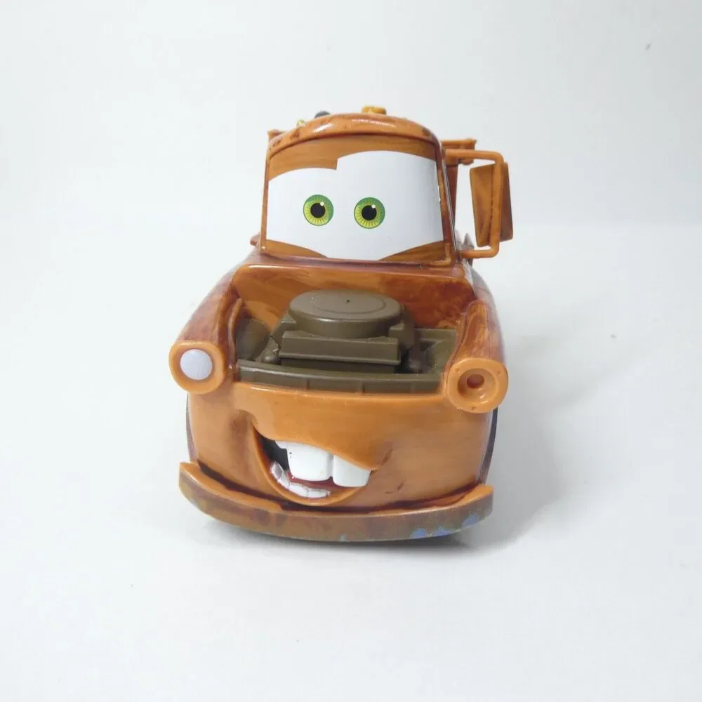 Pixar Cars Lot - Tow Mater Tow Truck & XRS Mud Racing George